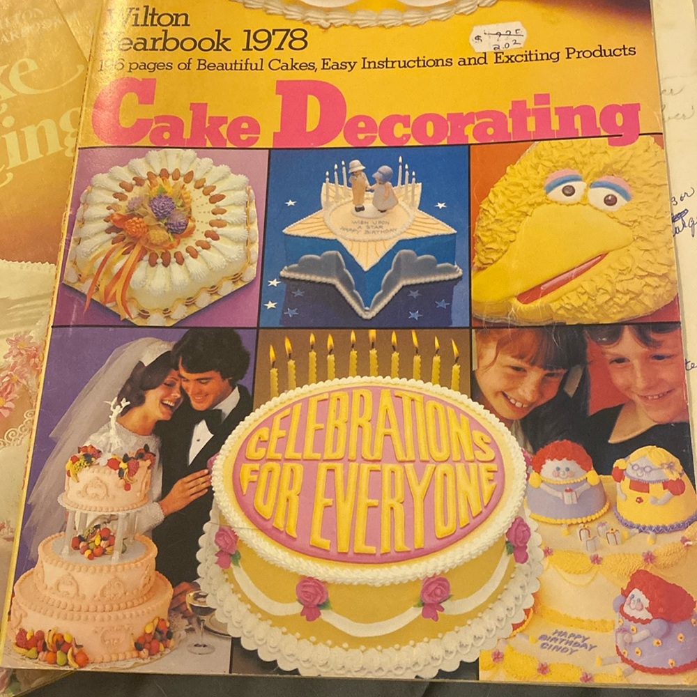 Vintage Wilton Bundle Cake Decorating Books
